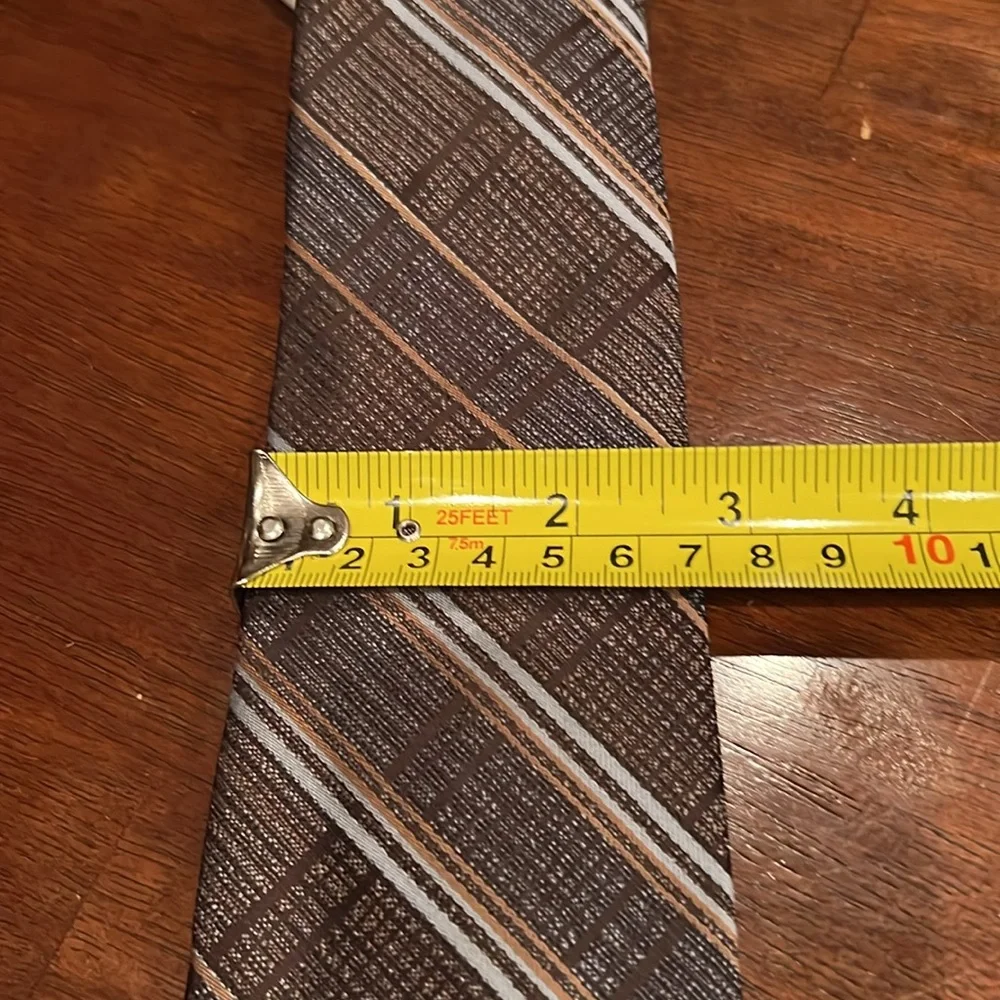 Wembley Tie - clip on great for brown green or black suit
